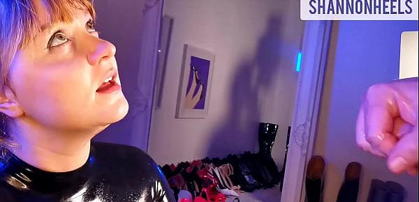  DIRTY TALKING LATEX SLUT BEGS FOR CUM - Shannon Heels